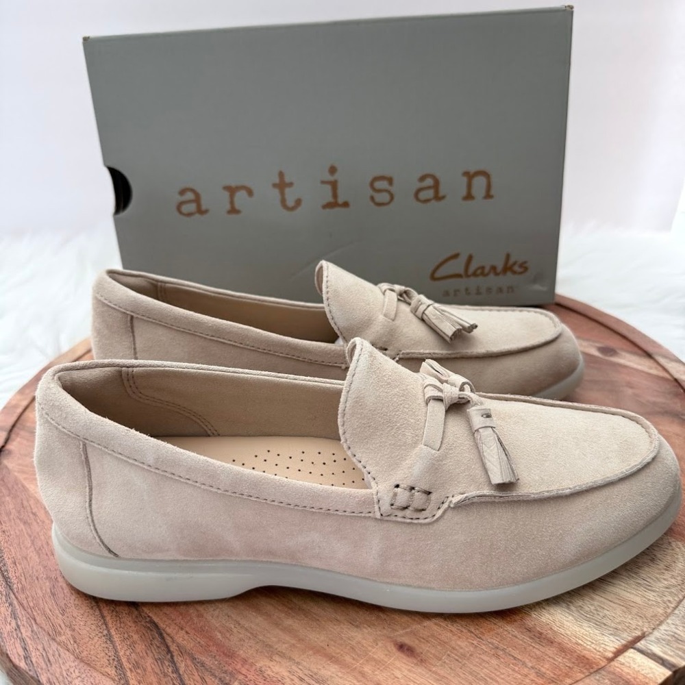 Clarks Artisan Narini Edge Sand Suede Tassel Loafers Womens 7.5 M 26181453 NIB